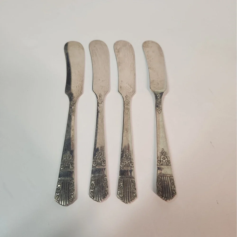 Wm A Rogers Oneida 1938 Silverplate Harmony Appetizer Butter Cheese Knives x 4